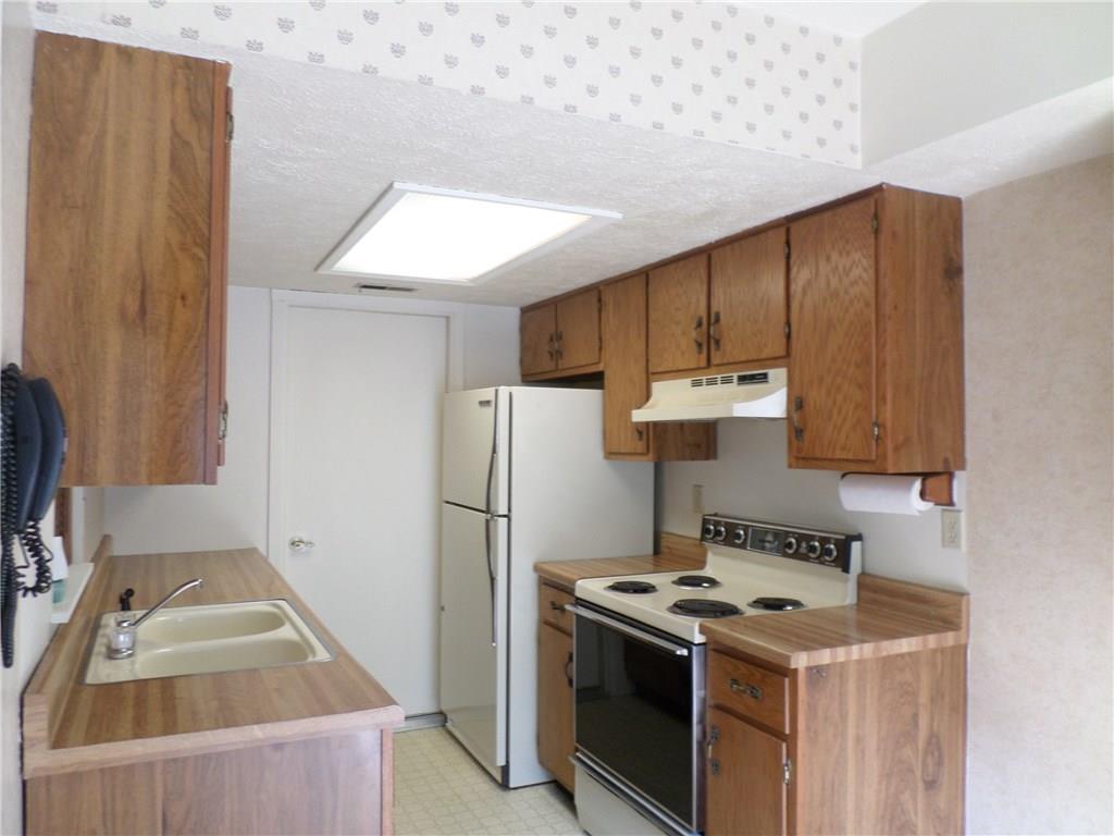 3185 Valley Farms Road Indianapolis, IN 46214 - Photo 6 of 22 Gallery Image 6