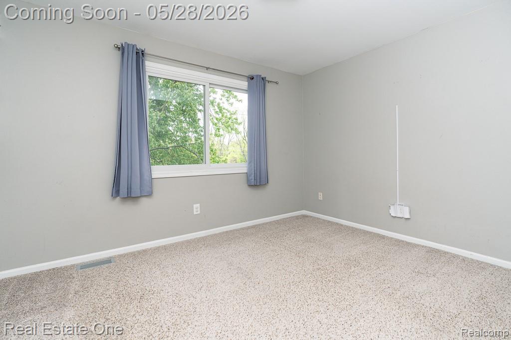 1323 Bembridge Drive Rochester Hills, MI 48307 - Photo 24 of 33