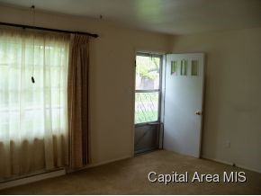 18 Beverly Drive Springfield, IL 62702 - Photo 3 of 10
