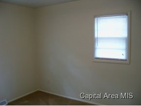 18 Beverly Drive Springfield, IL 62702 - Photo 8 of 10