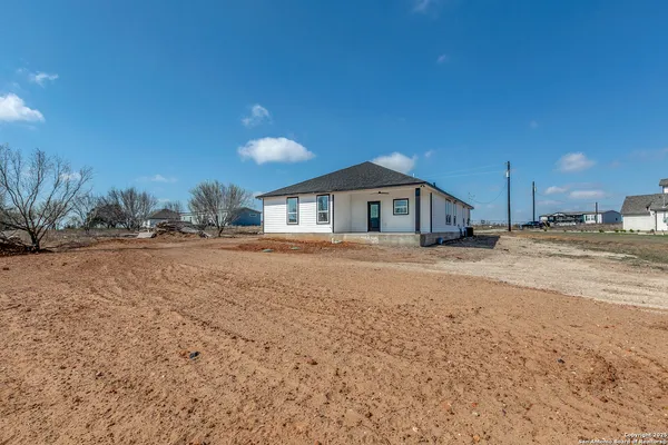 $399,999 | 104 Flor Del Sol Road, San Antonio, TX 78264