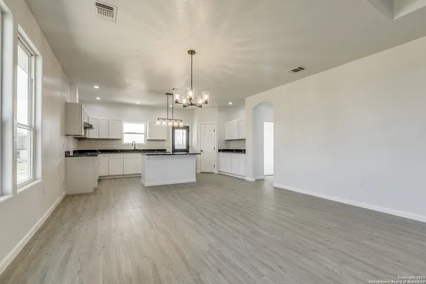 $399,999 | 104 Flor Del Sol Road, San Antonio, TX 78264