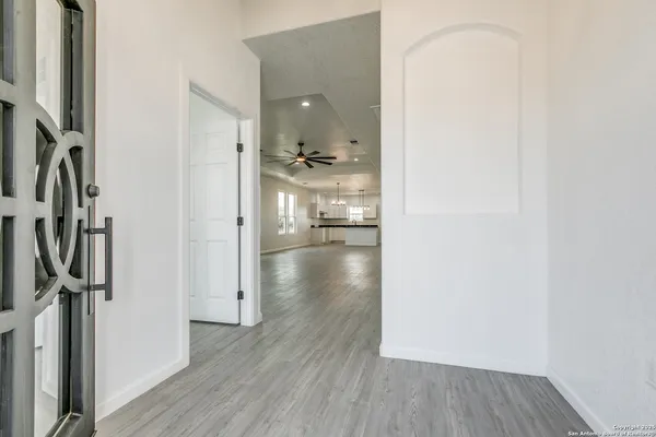 $399,999 | 104 Flor Del Sol Road, San Antonio, TX 78264