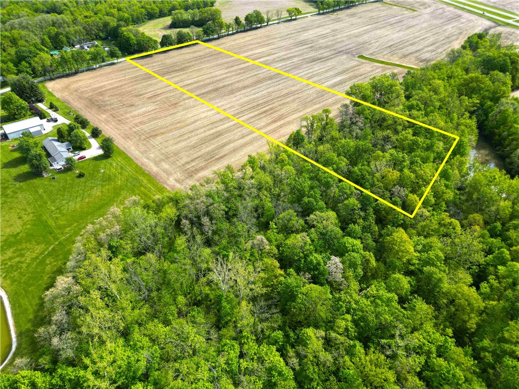 2 Hedges Road Xenia, OH 45385 - Photo 7 of 13 Picturesque land with gently rolling and wooded areas, offering diverse landscaping potential for your home or entertainment.