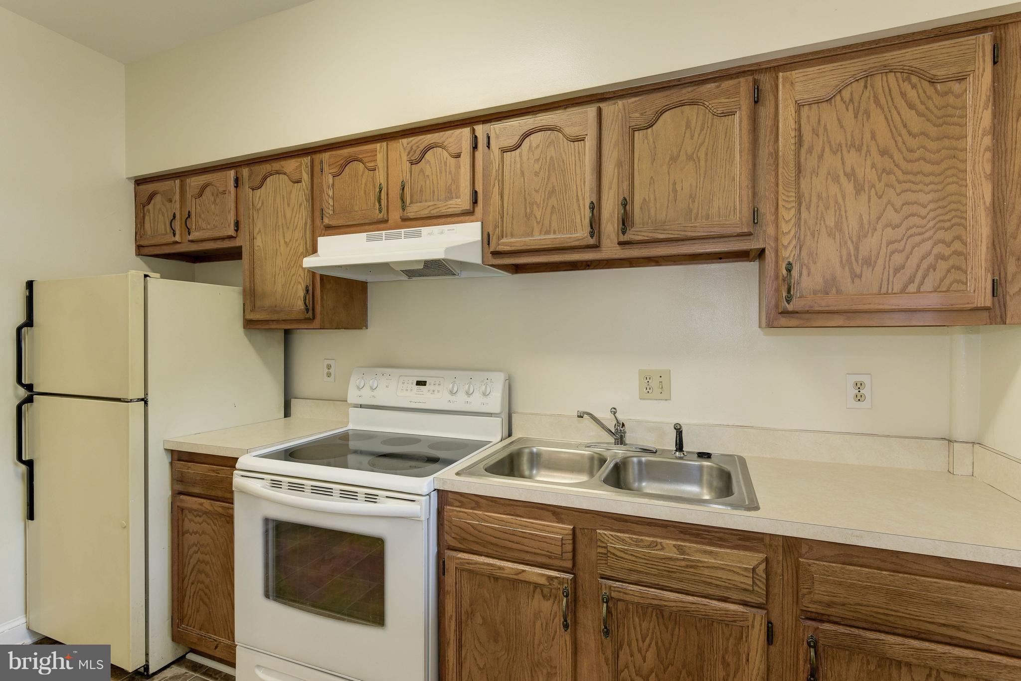 607 4th Street Northeast Washington, DC 20002 - Photo 11 of 30 Kitchen