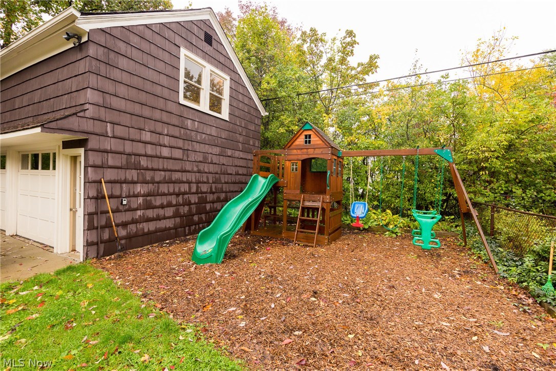 17001 Fernway Road Cleveland, OH 44120 - Photo 35 of 35 Gallery Image 35