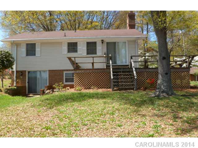 707 Island Point Road Mount Holly, NC 28120 - Photo 1 of 16 Gallery Image 1