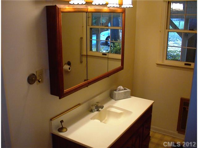 707 Island Point Road Mount Holly, NC 28120 - Photo 11 of 16 Gallery Image 11