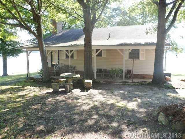 707 Island Point Road Mount Holly, NC 28120 - Photo 4 of 16 Gallery Image 4