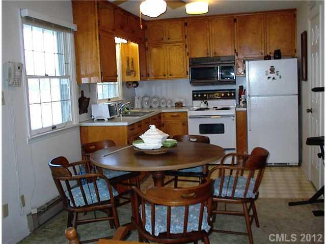 707 Island Point Road Mount Holly, NC 28120 - Photo 9 of 16 Gallery Image 9