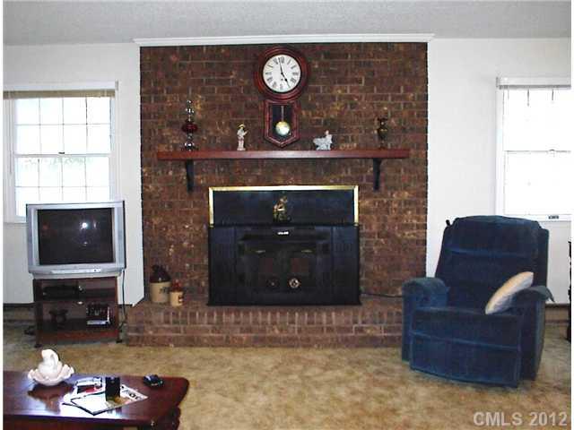 707 Island Point Road Mount Holly, NC 28120 - Photo 10 of 16 Gallery Image 10
