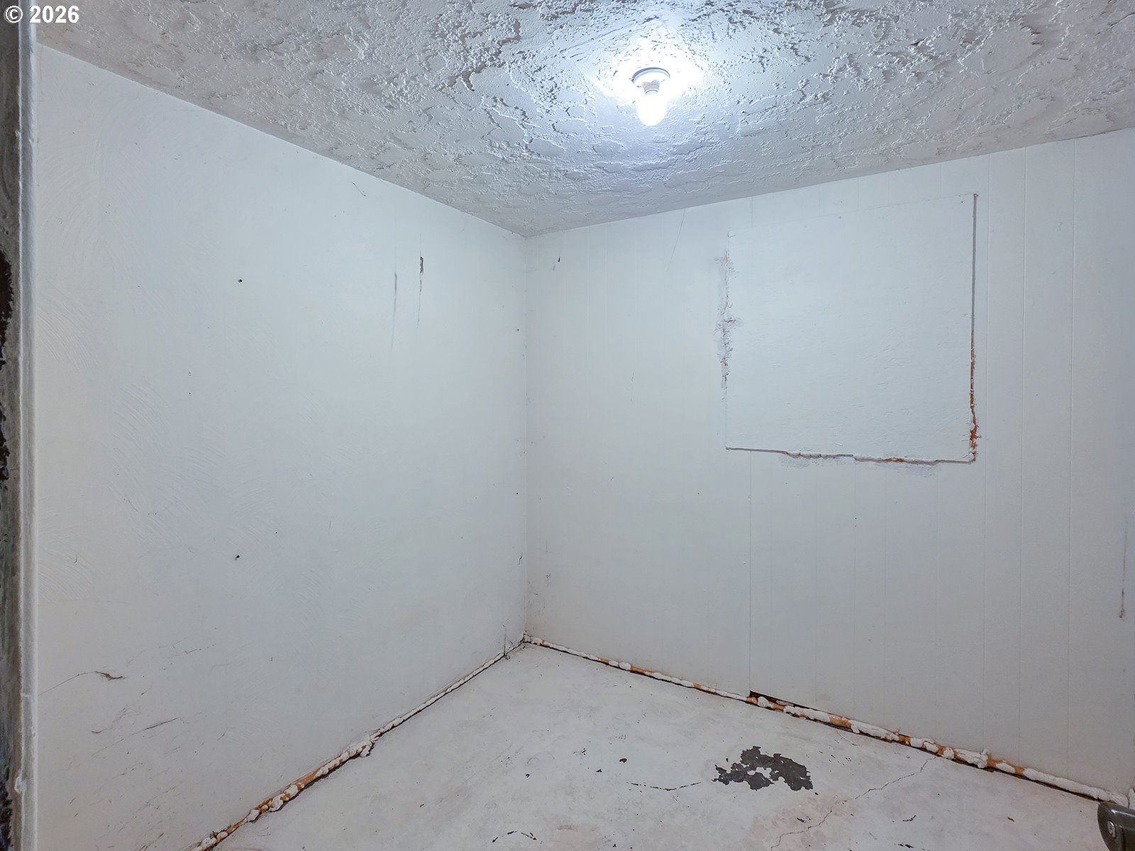 4410 Southeast Aldercrest Road Milwaukie, OR 97222 - Photo 18 of 28 a view of a room