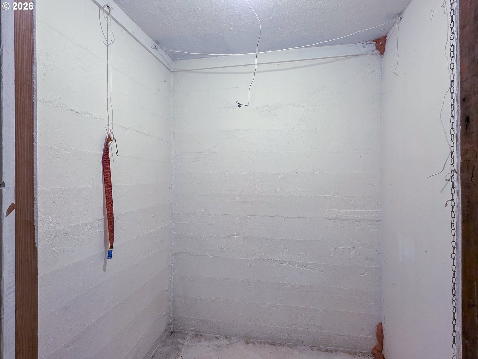 4410 Southeast Aldercrest Road Milwaukie, OR 97222 - Photo 21 of 28 a bathroom with a shower