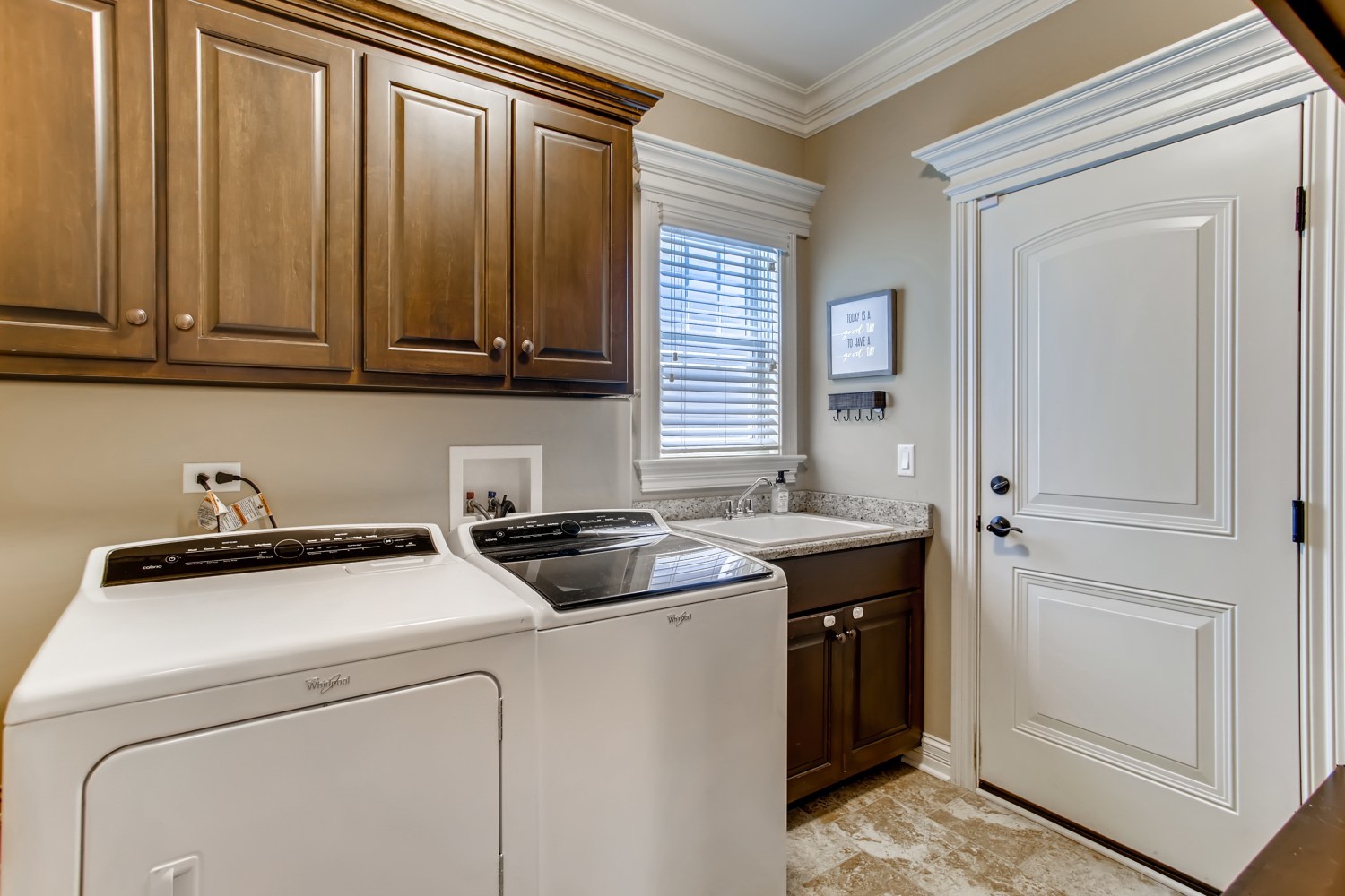 685 West Avenue Elmhurst, IL 60126 - Photo 21 of 25