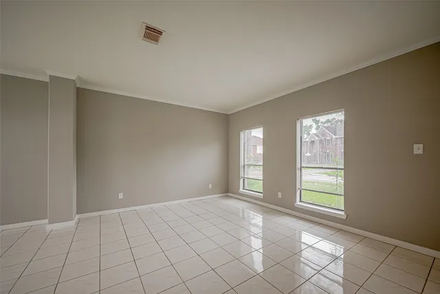 $369,000 | 215 Wood Cir Lane, Houston, TX 77015