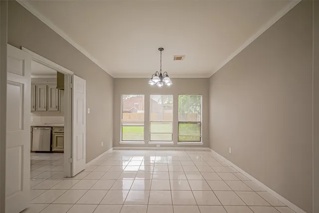$369,000 | 215 Wood Cir Lane, Houston, TX 77015