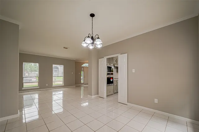 $369,000 | 215 Wood Cir Lane, Houston, TX 77015