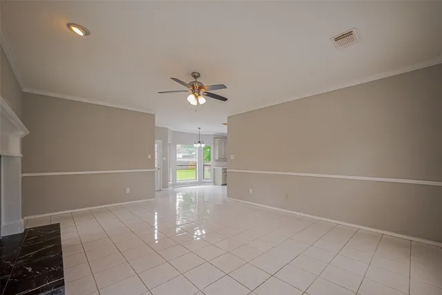 $369,000 | 215 Wood Cir Lane, Houston, TX 77015