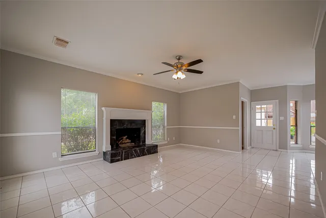 $369,000 | 215 Wood Cir Lane, Houston, TX 77015