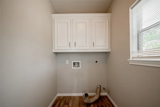 $369,000 | 215 Wood Cir Lane, Houston, TX 77015