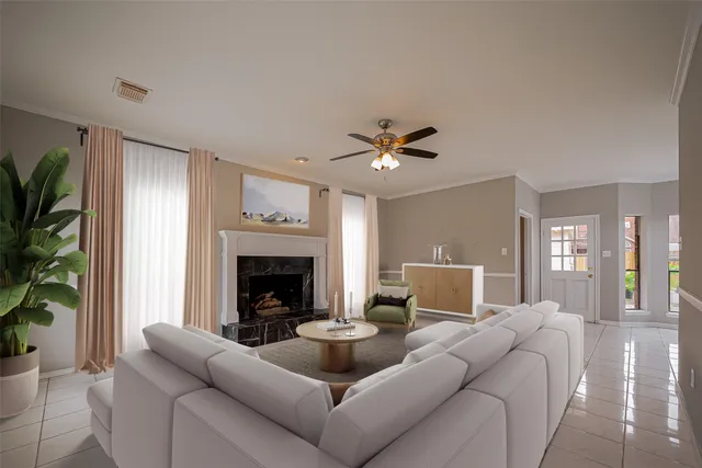 $369,000 | 215 Wood Cir Lane, Houston, TX 77015