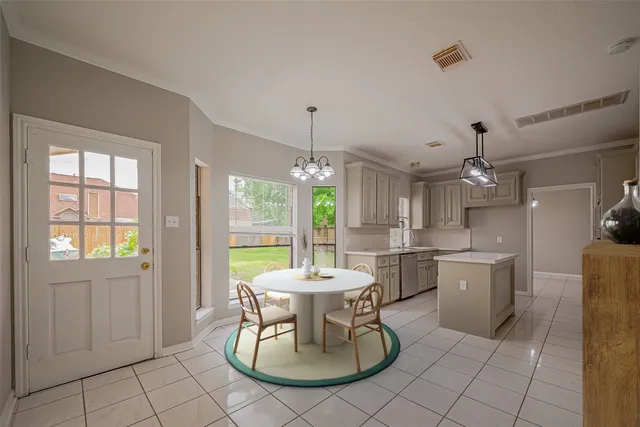 $369,000 | 215 Wood Cir Lane, Houston, TX 77015