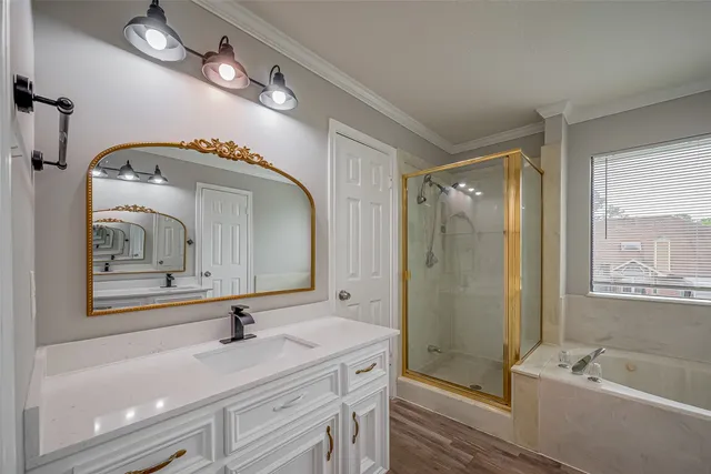 $369,000 | 215 Wood Cir Lane, Houston, TX 77015