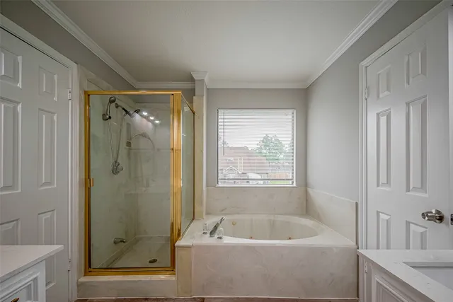 $369,000 | 215 Wood Cir Lane, Houston, TX 77015