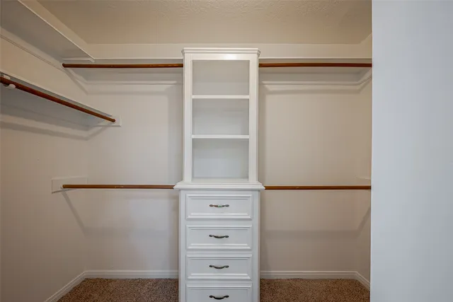 $369,000 | 215 Wood Cir Lane, Houston, TX 77015