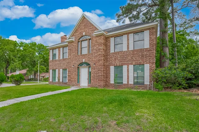 $369,000 | 215 Wood Cir Lane, Houston, TX 77015