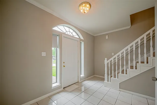 $369,000 | 215 Wood Cir Lane, Houston, TX 77015