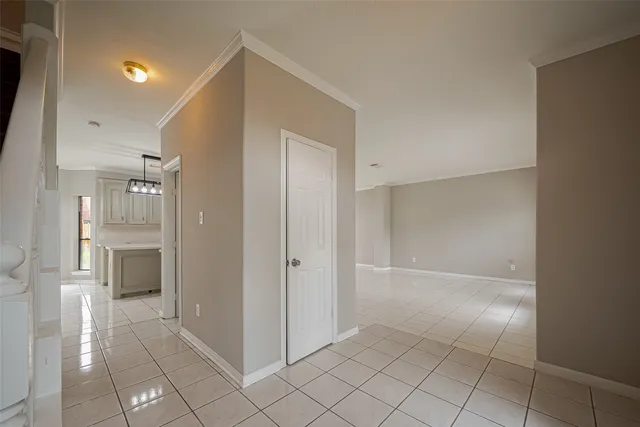 $369,000 | 215 Wood Cir Lane, Houston, TX 77015