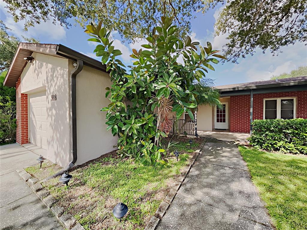 908 Pine Ridge Circle East Brandon, FL 33511 - Photo 1 of 1
