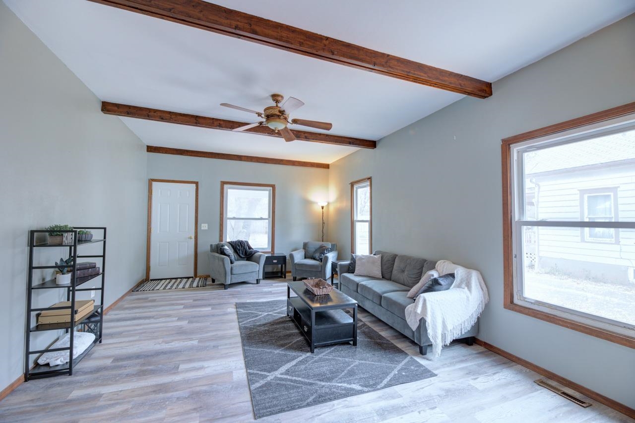 918 East 15th Avenue Winfield, KS 67156 - Photo 4 of 26