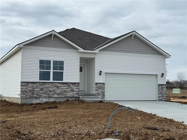 $349,990 | 706 Fallen Leaf Drive, Belton, MO 64012