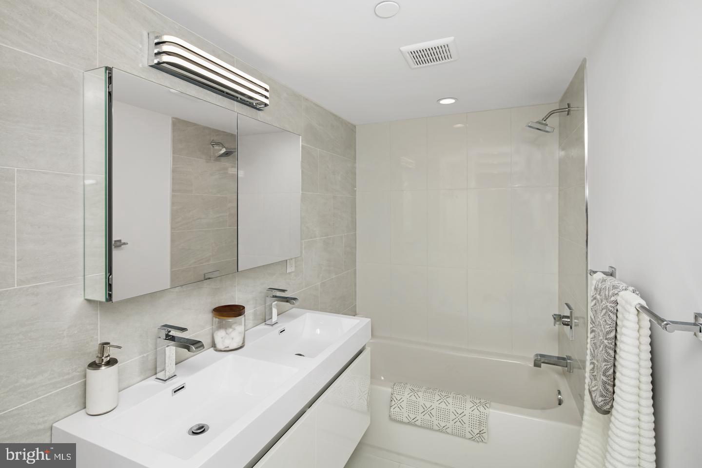 2624 Webster Street Philadelphia, PA 19146 - Photo 24 of 34