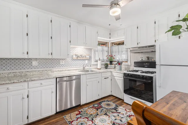 $300,000 | 90 South Clymer Street, Pentwater, MI 49449