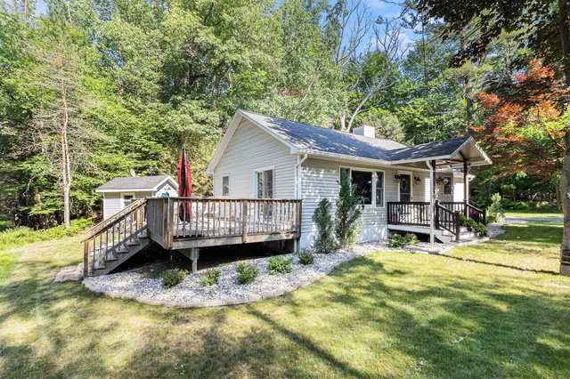 $300,000 | 90 South Clymer Street, Pentwater, MI 49449