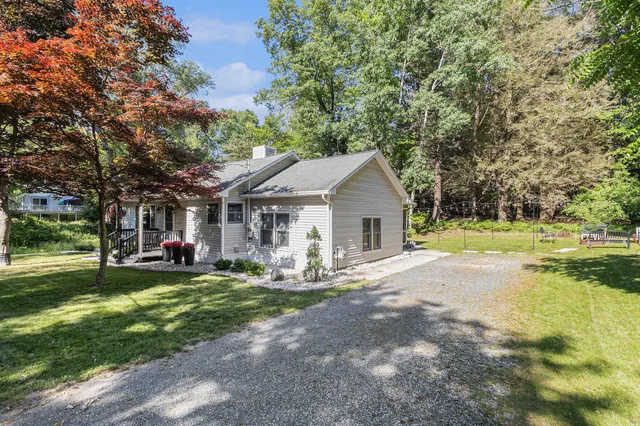 $300,000 | 90 South Clymer Street, Pentwater, MI 49449