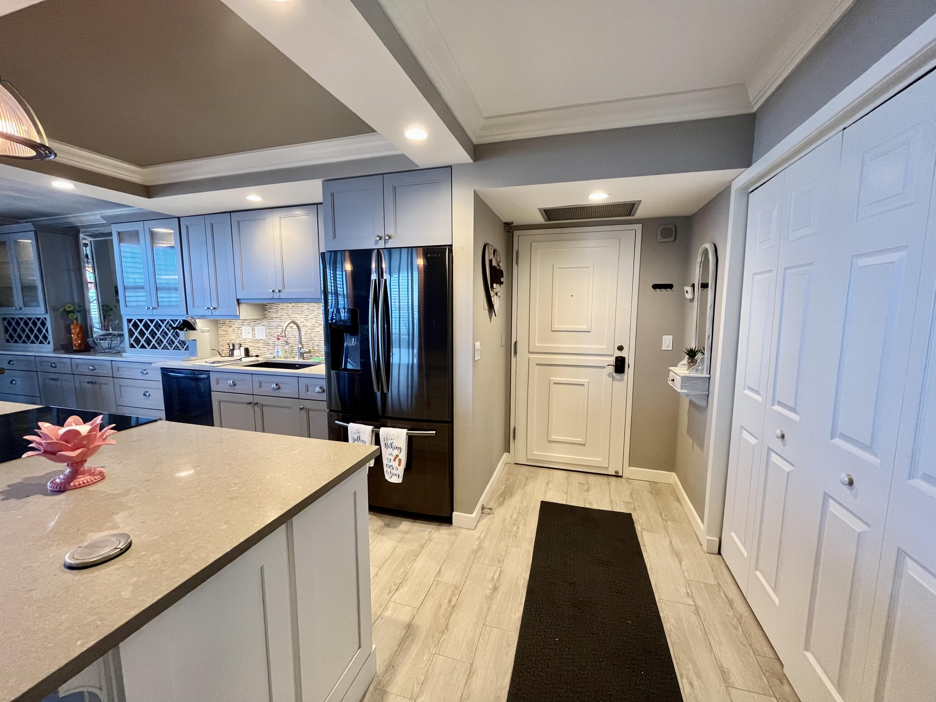 5440 North Ocean Drive, Unit 601 Riviera Beach, FL 33404 - Photo 14 of 55 Foyer