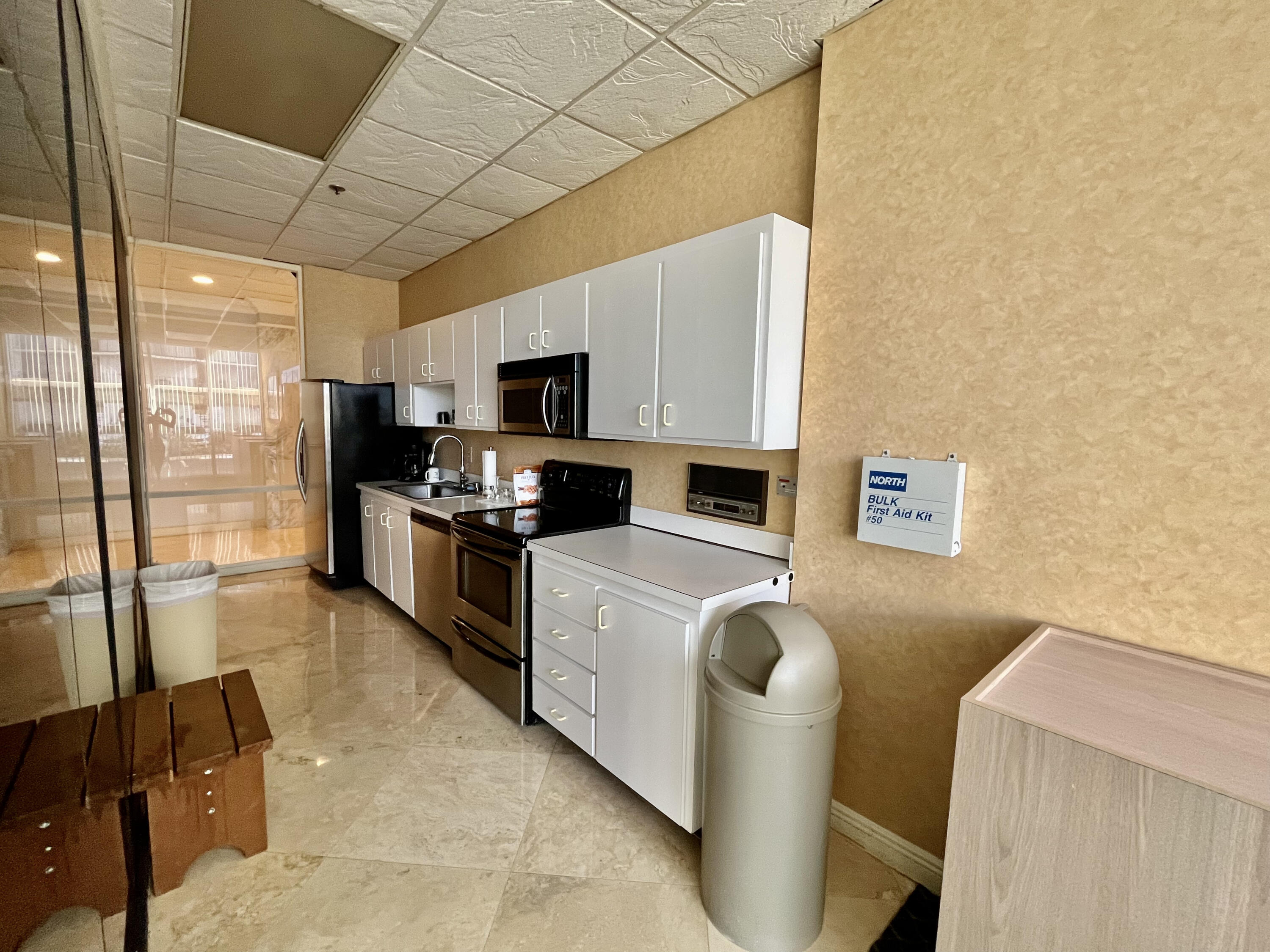 5440 North Ocean Drive, Unit 601 Riviera Beach, FL 33404 - Photo 45 of 55 Community Kitchen