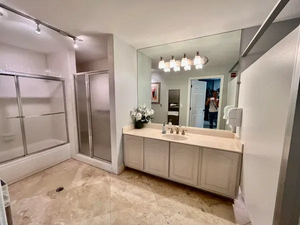 $6,000 | 5440 North Ocean Drive, Unit 601, Riviera Beach, FL 33404