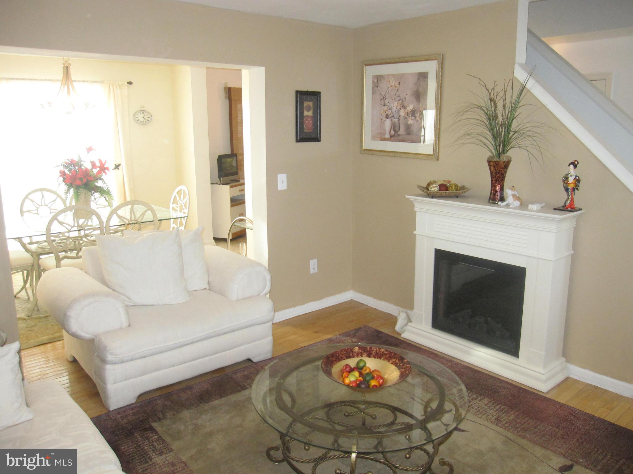 406 Magnolia Ridge Drive Joppa, MD 21085 - Photo 8 of 22 Living Room