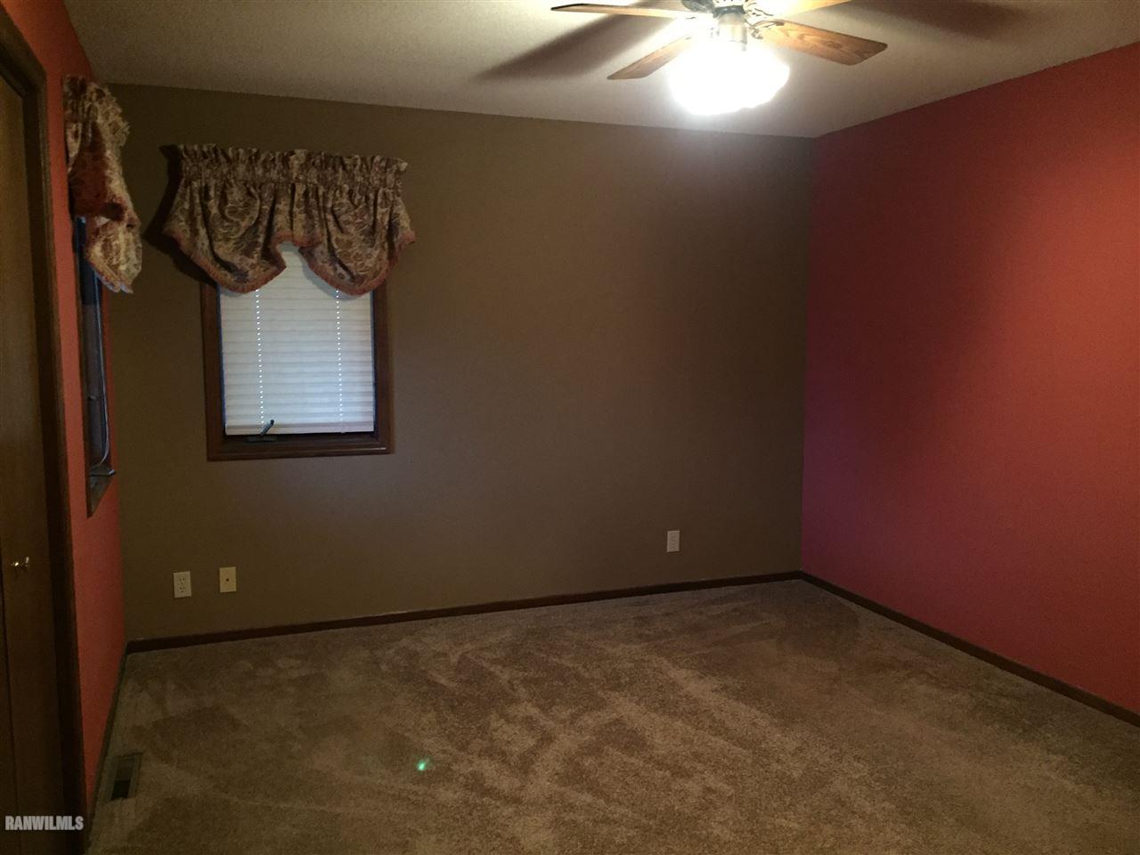 1925 Bedford Road Freeport, IL 61032 - Photo 12 of 16 Gallery Image 12