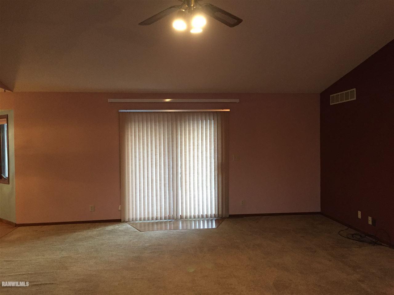 1925 Bedford Road Freeport, IL 61032 - Photo 4 of 16 Gallery Image 4