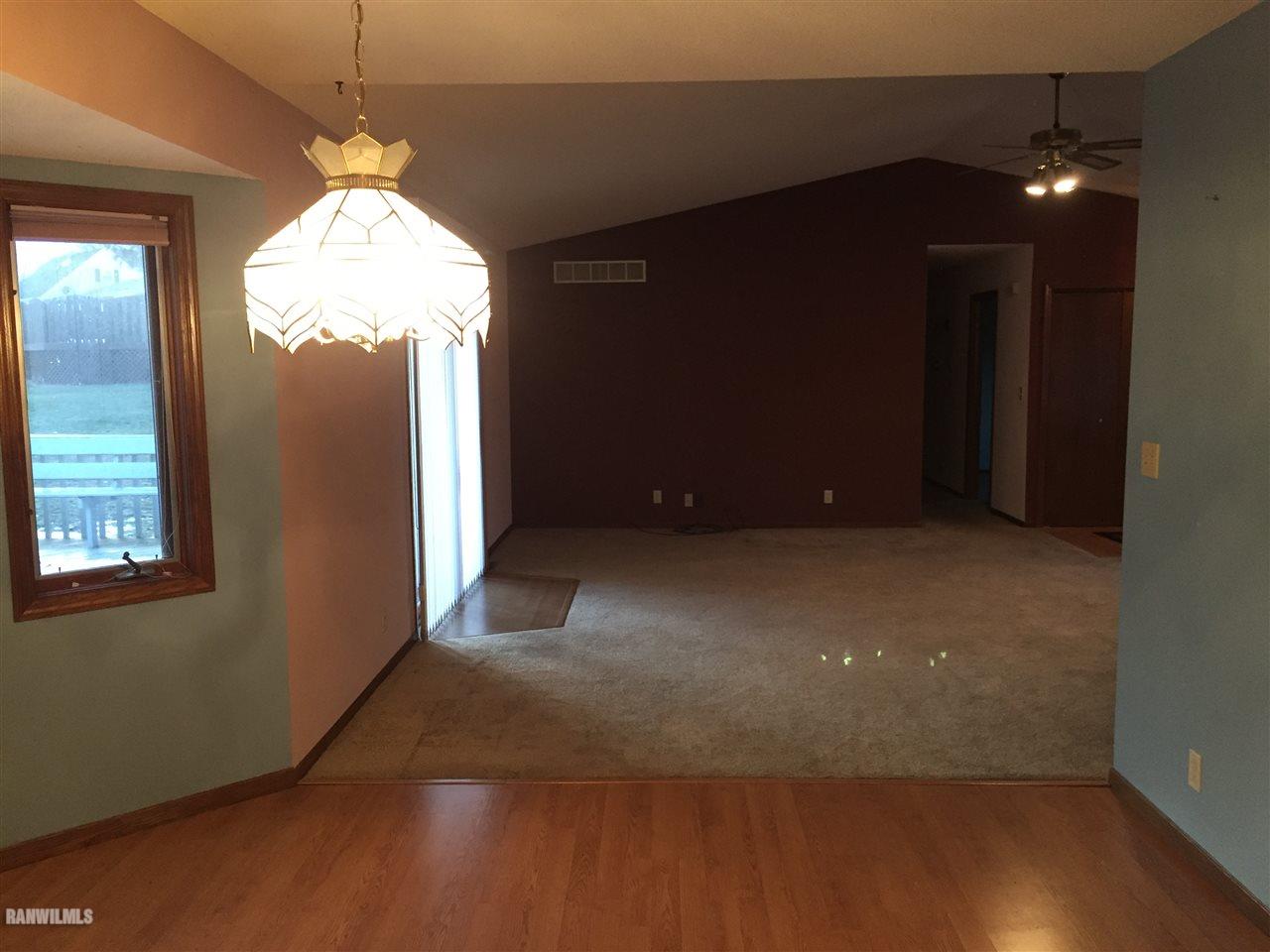 1925 Bedford Road Freeport, IL 61032 - Photo 5 of 16 Gallery Image 5
