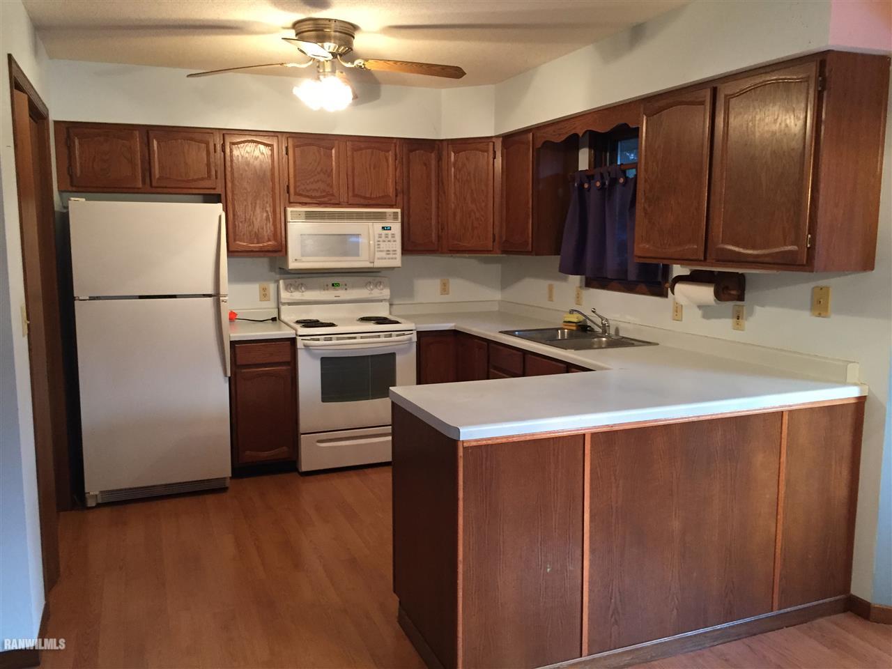 1925 Bedford Road Freeport, IL 61032 - Photo 7 of 16 Gallery Image 7