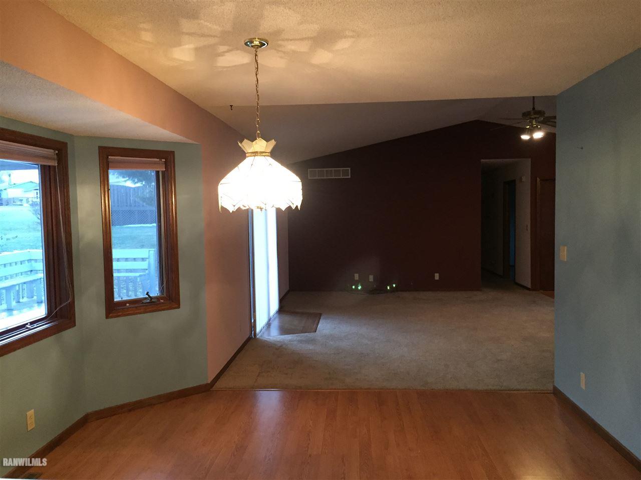 1925 Bedford Road Freeport, IL 61032 - Photo 8 of 16 Gallery Image 8