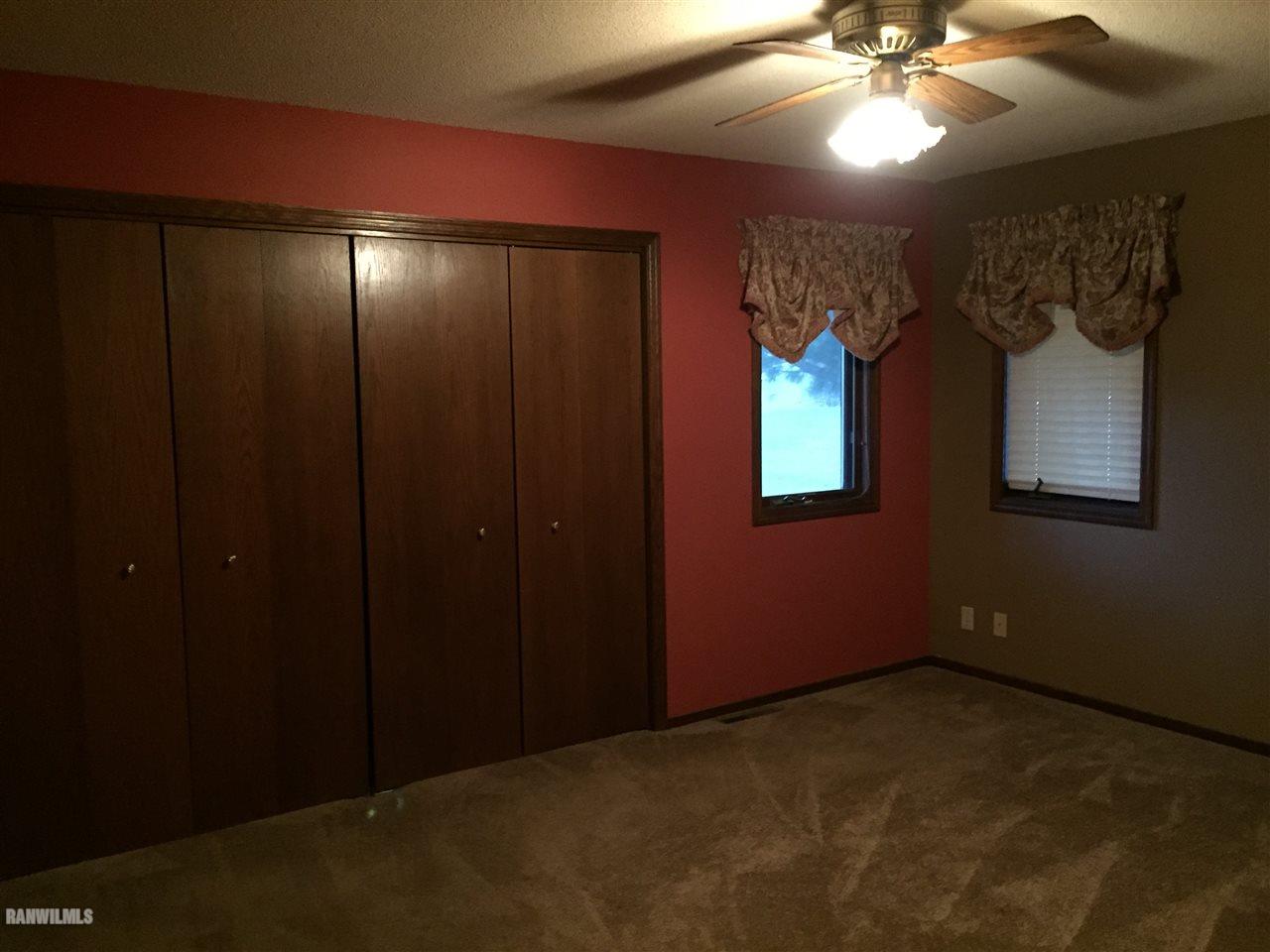 1925 Bedford Road Freeport, IL 61032 - Photo 9 of 16 Gallery Image 9