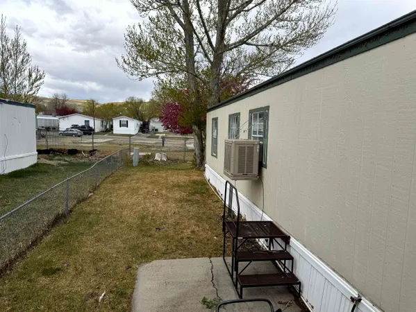$43,000 | 905 Daniel Boone Drive, Green River, WY 82935